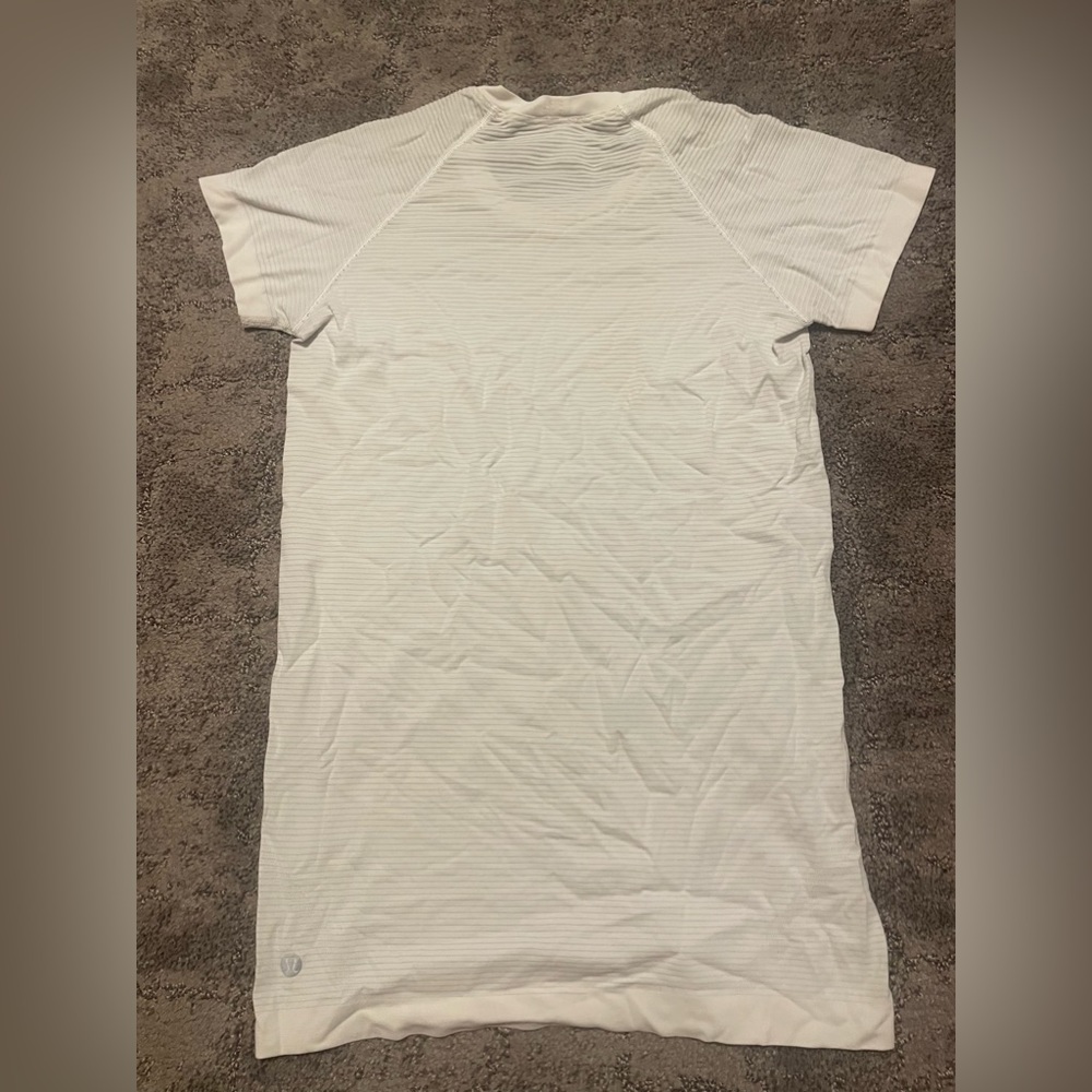 white lululemon shirt size (6) - Picture 2 of 2